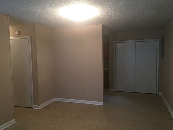3rd image of 11 Tina Dr #0