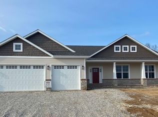 1483 Guilford Pl, Troy, IL 62294