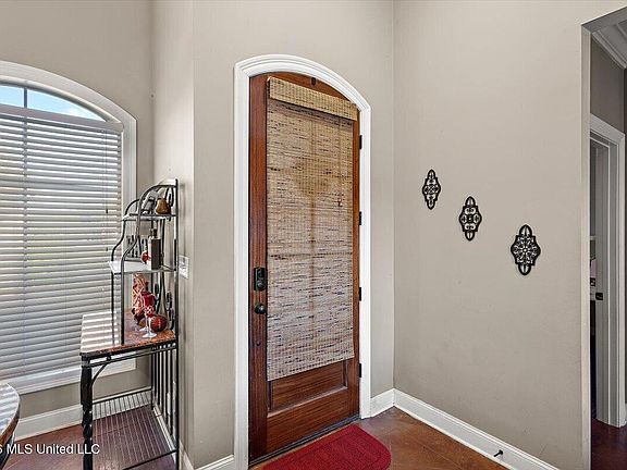 5th image of 301 Ridge Pointe Dr
