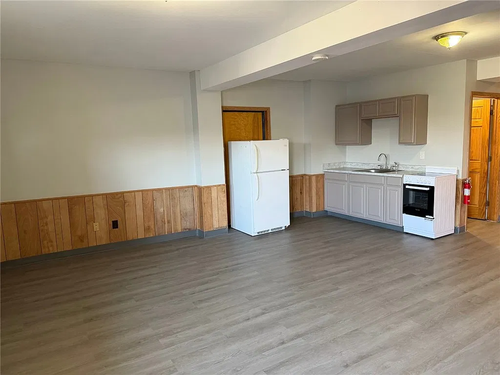 Studio, 1.0 bath, 400 sqft, $900 — Photo 4