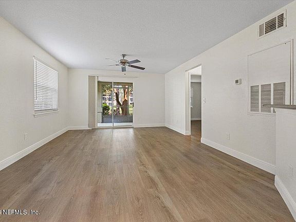 2nd image of 5 ARBOR CLUB Drive #102