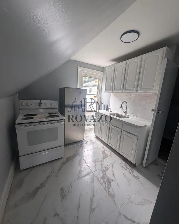12 Edmonds Pl Floor 3 photo 1