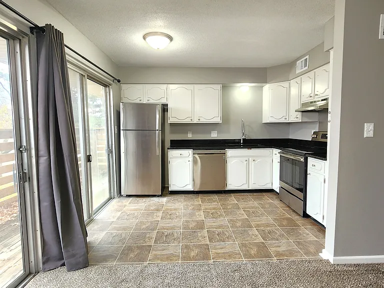 9530 Mission Rd — Photo 1