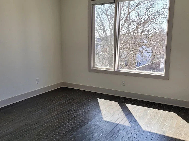 1117 Summit Ave — Photo 3