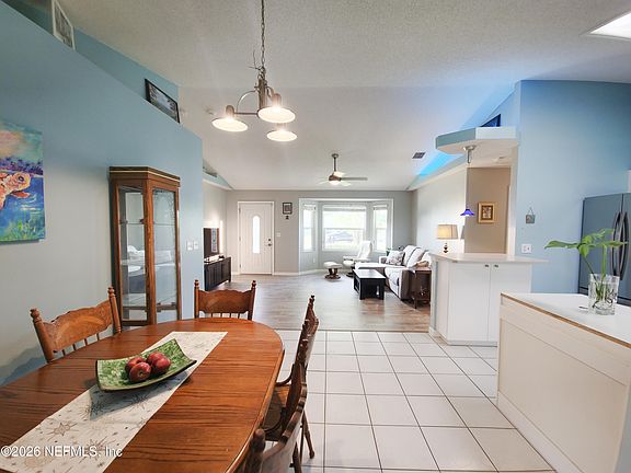 5th image of 29 ROYAL OAK Drive