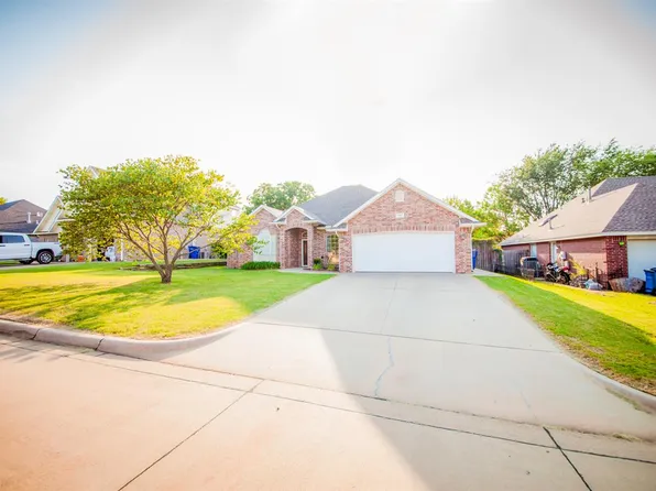 806 N Stoney Crk, Stillwater, OK 74075