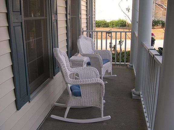 Rocking chair porch 