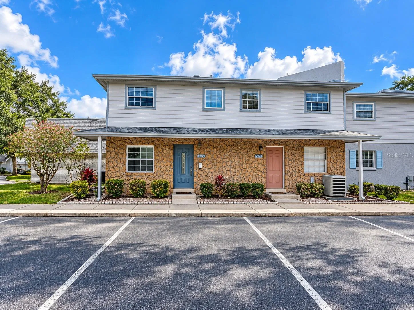 2 bed, 2.5 bath, 1090 sqft, $1,795 — Photo 1