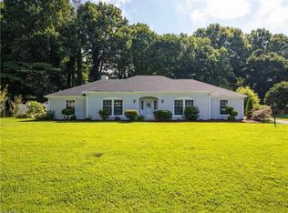 1005 Foothills Dr, Kernersville, NC 27284