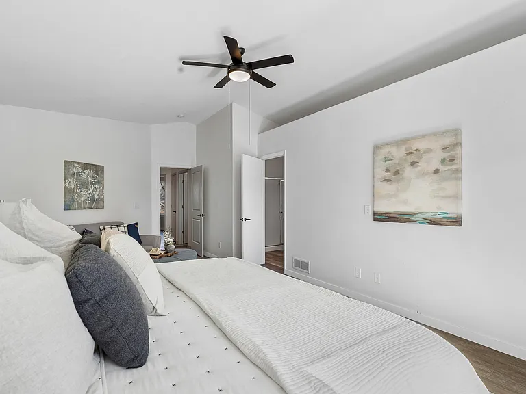 5247 E Hamilton Ave — Photo 20