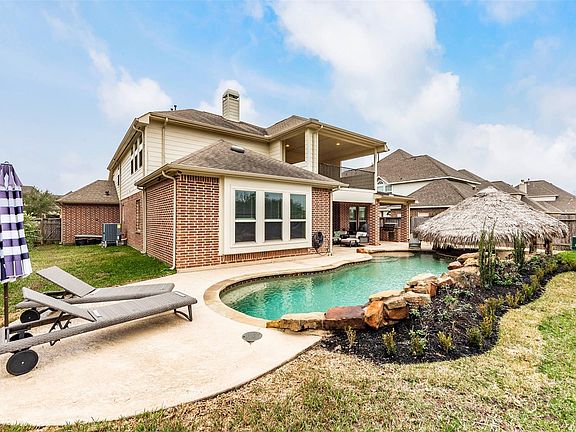 4th image of 1326 Altavilla Ln
