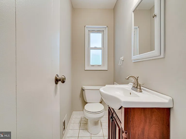 7430 Hastings St — Photo 37