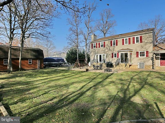 4th image of 1406 Redwood Cir