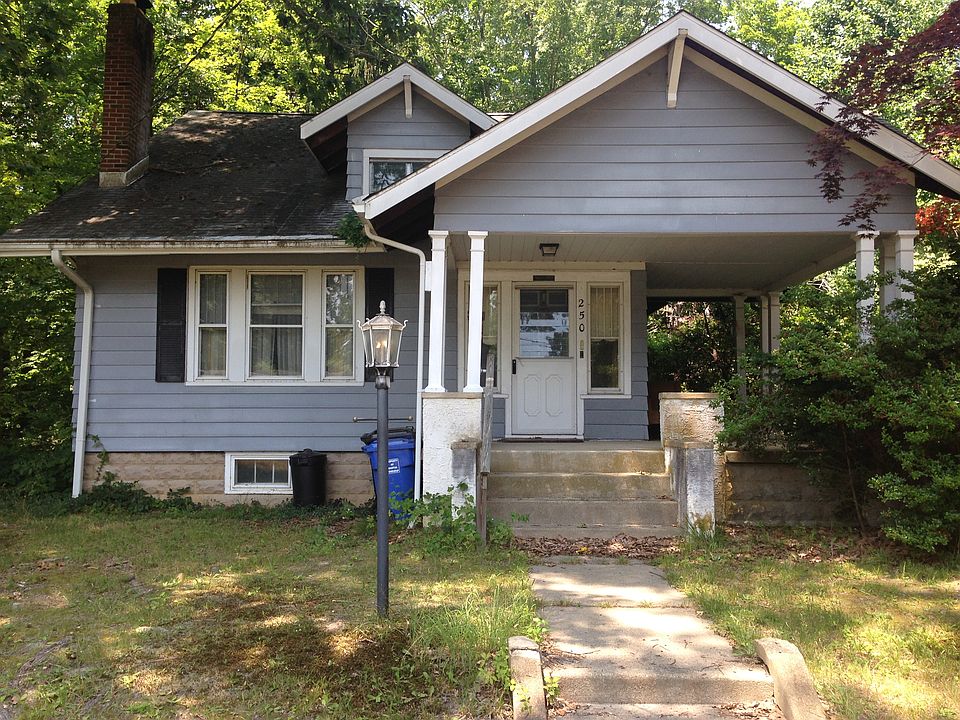 1st image of 250 W Cumberland Ave