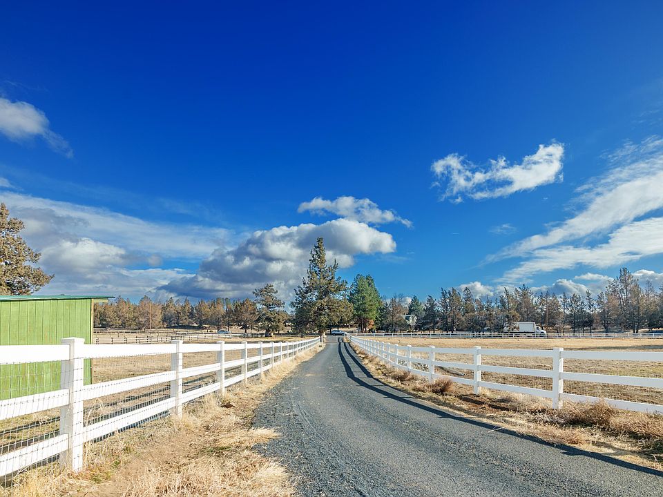 62211 Powell Butte Hwy Explore Mktg-78>