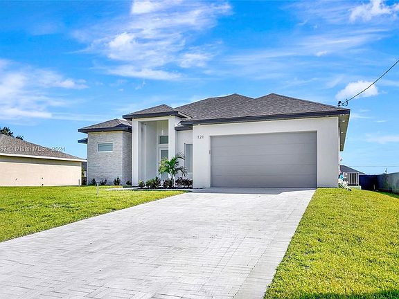 3rd image of 121 NW 28th Ave