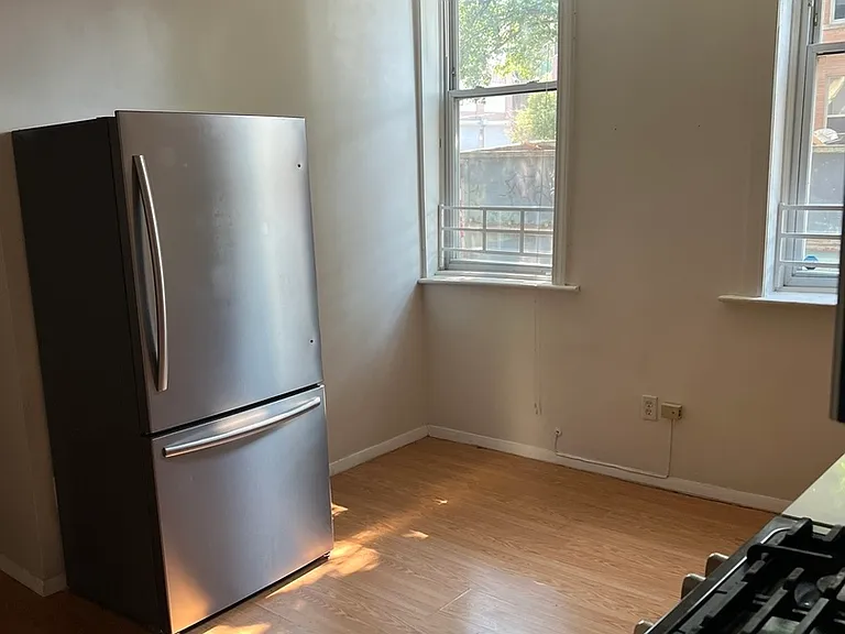 2724 W Chicago Ave #1R — Photo 6