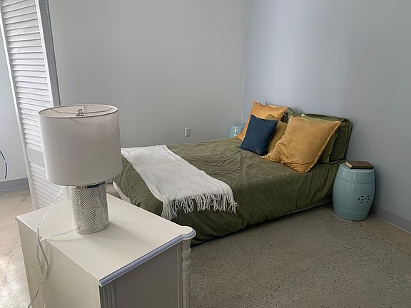 5th image of 10 Saint Casimir Ave