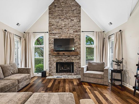 4th image of 8784 Three Chimneys Dr W