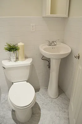 Rented by Ariel Real Estate Inc | media 15