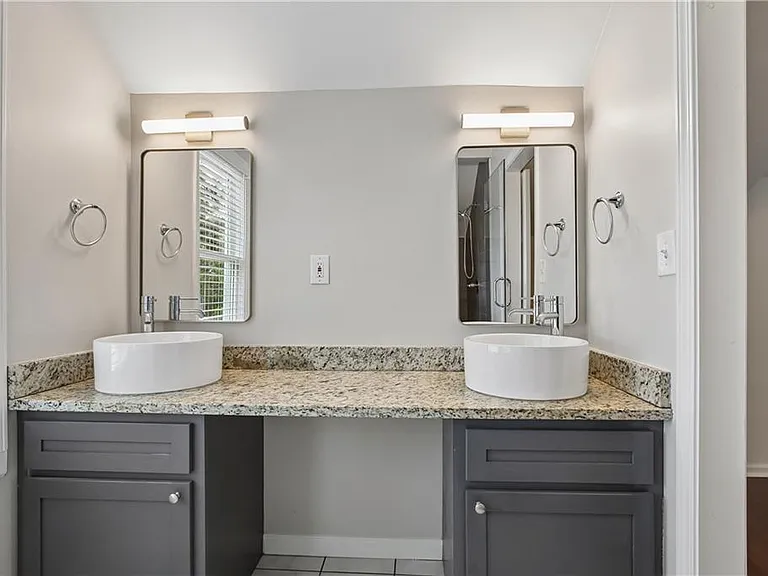 1649 Beecher St SW — Photo 30