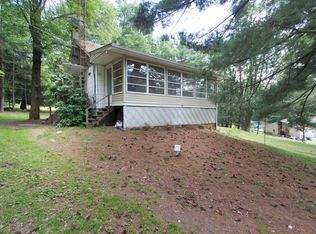 618 1st St, Hawley, PA 18428