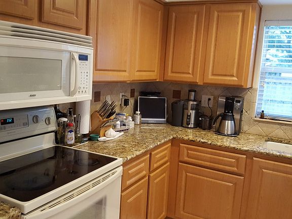 4th image of 5038 Oakshire Dr