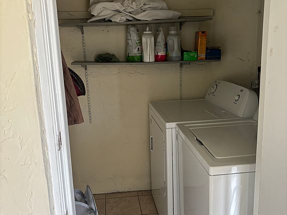 3rd image of 7450 NW 17th St
