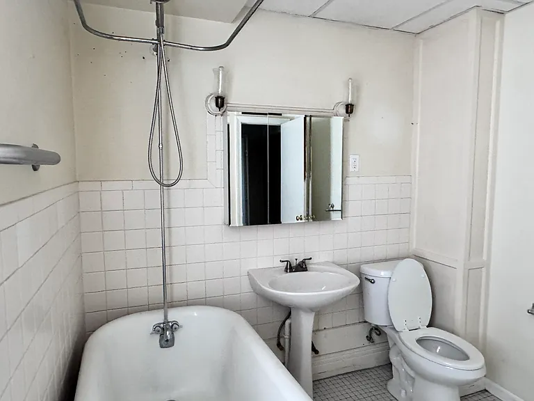 410 Floyd St #3 — Photo 16