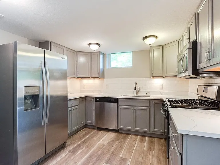 6416 Sherwood Ave — Photo 3