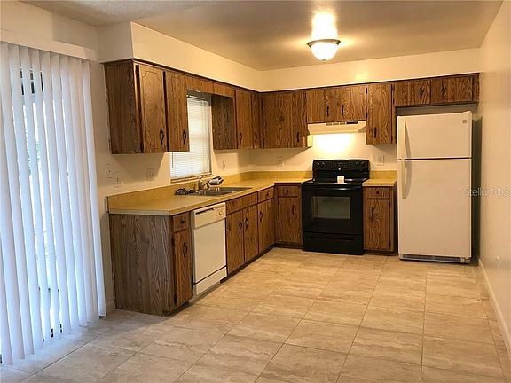 5th image of 707 Sarita St