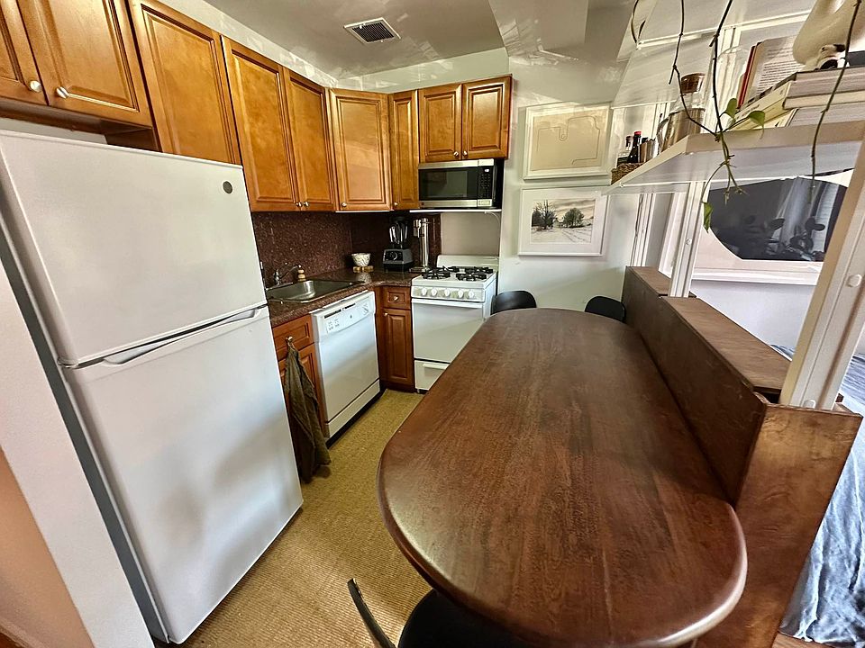 2nd image of 121 E 12th St APT 4J