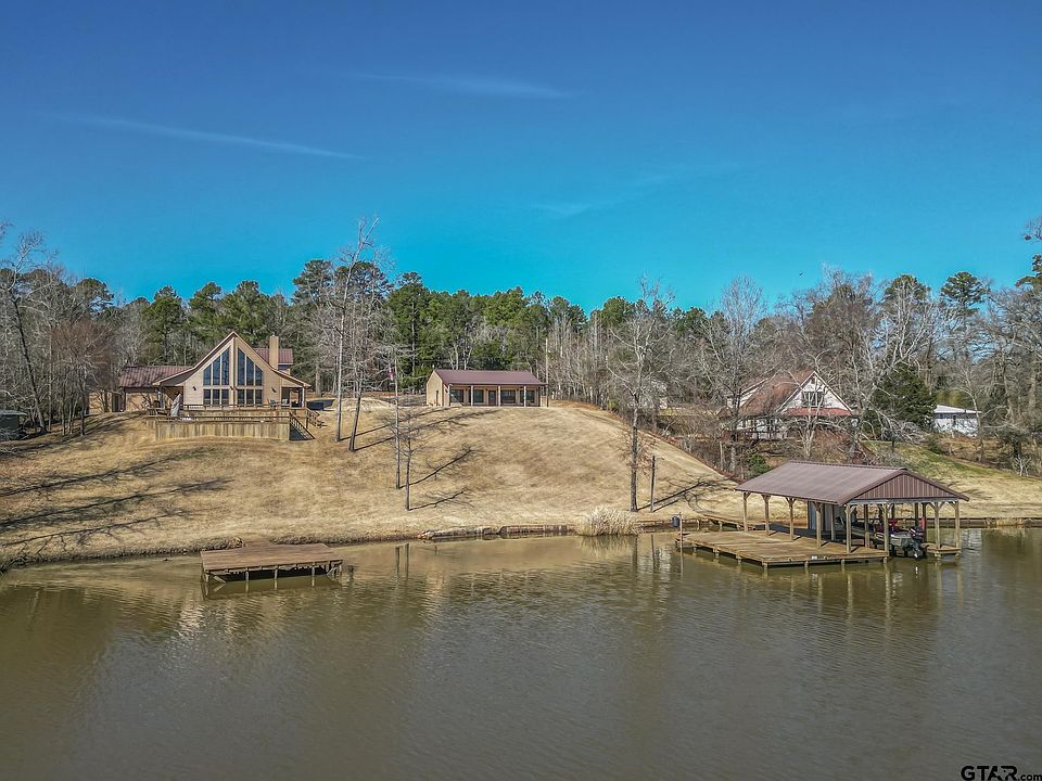 1st image of 1301 S Lake Dr