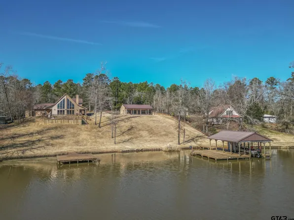 1301 S Lake Dr, Gladewater, TX 75647