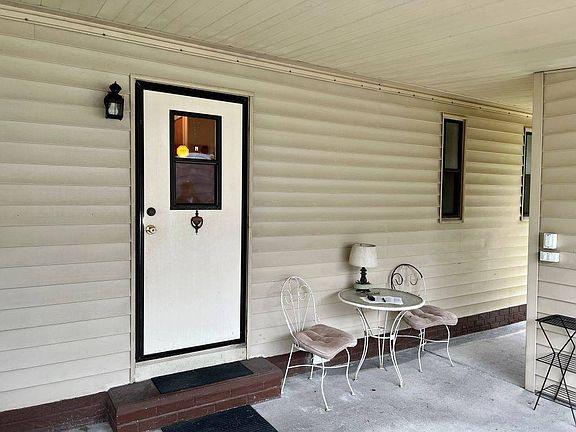 4th image of 1672 Bassett Dr