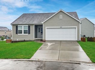 209 Greenleaf Cir, Belleville, IL 62221