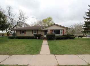 333 Hillside Dr, Burlington, WI 53105