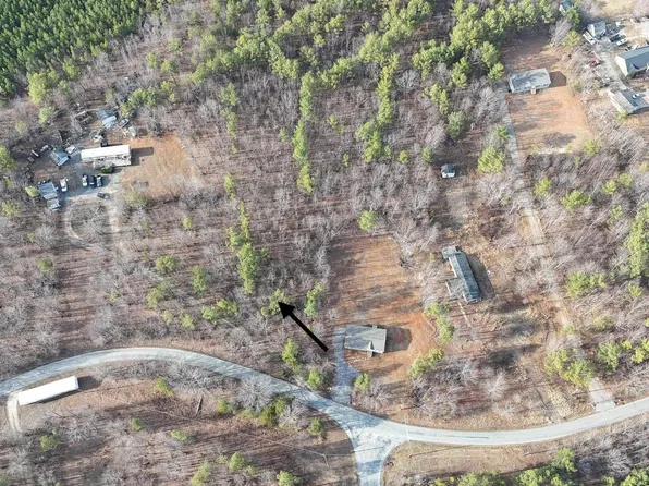 949 Austins Rd, Gladstone, VA 24553