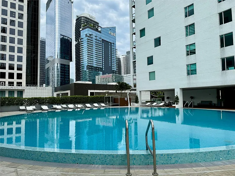 500 Brickell Ave #1407 — Photo 33