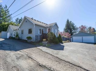 865 E 10th St, Coquille, OR