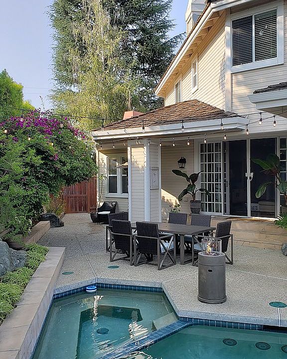2nd image of 1370 Ranchita Dr