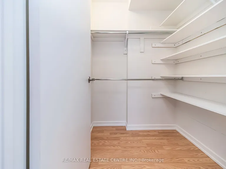 30 Lambert Ln — Photo 25