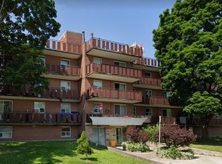 10 Veevers Dr #10, Hamilton, ON L8K 5P5