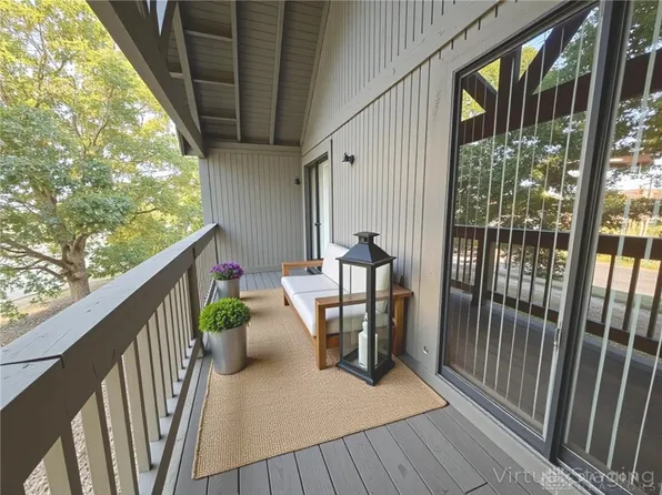 2744 Greystone Dr APT E, Columbus, OH 43220