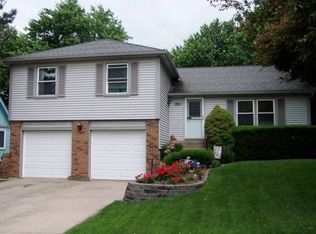 1821 S Scarborough St, Olathe, KS 66062