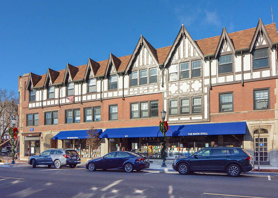 1st image of 811-11 Elm St #D903