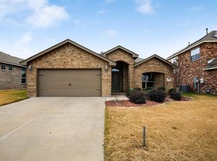 1404 Sun Dr, White Settlement, TX 76108