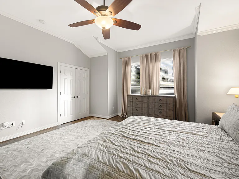 3610 Gillespie St #6 — Photo 15