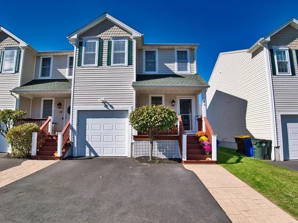 40 Winchester Ln Unit 9, Fall River, MA 02721