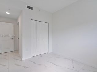 420 SW 7th Ave APT 201, Miami, FL 33130